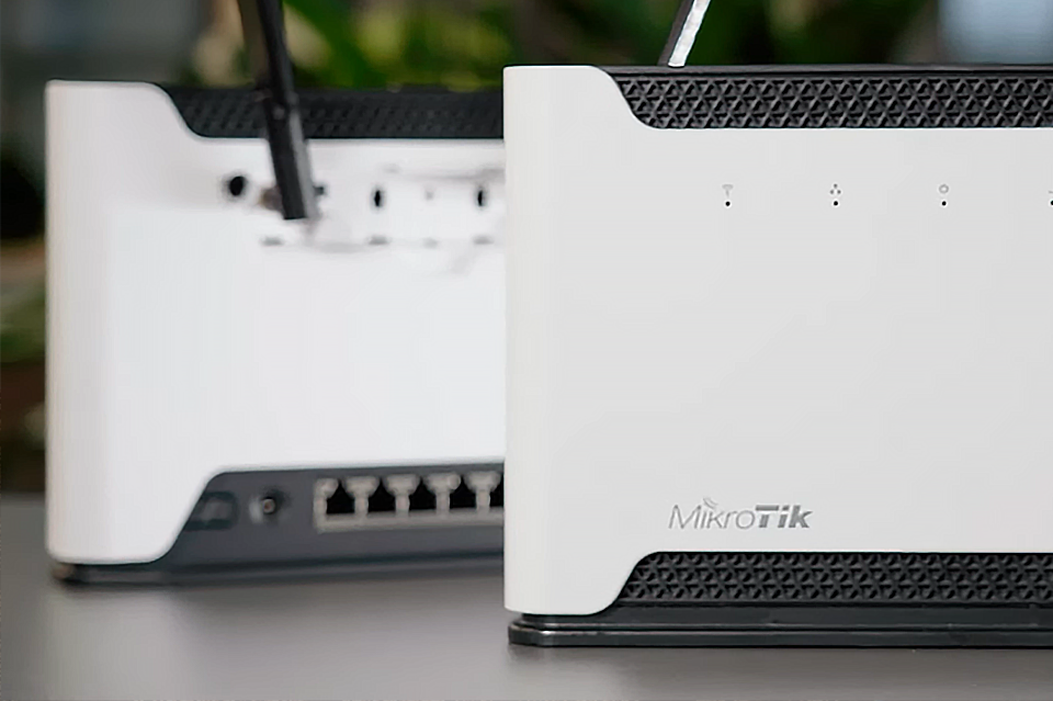Modem Mikrotik Chateau 5G kit LTE/5G, 5x GLAN, USB | PENTA CZ